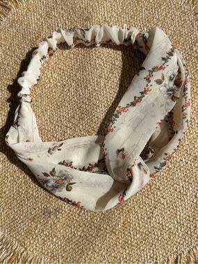 Vintage Cream Floral Twist Knot Headband
